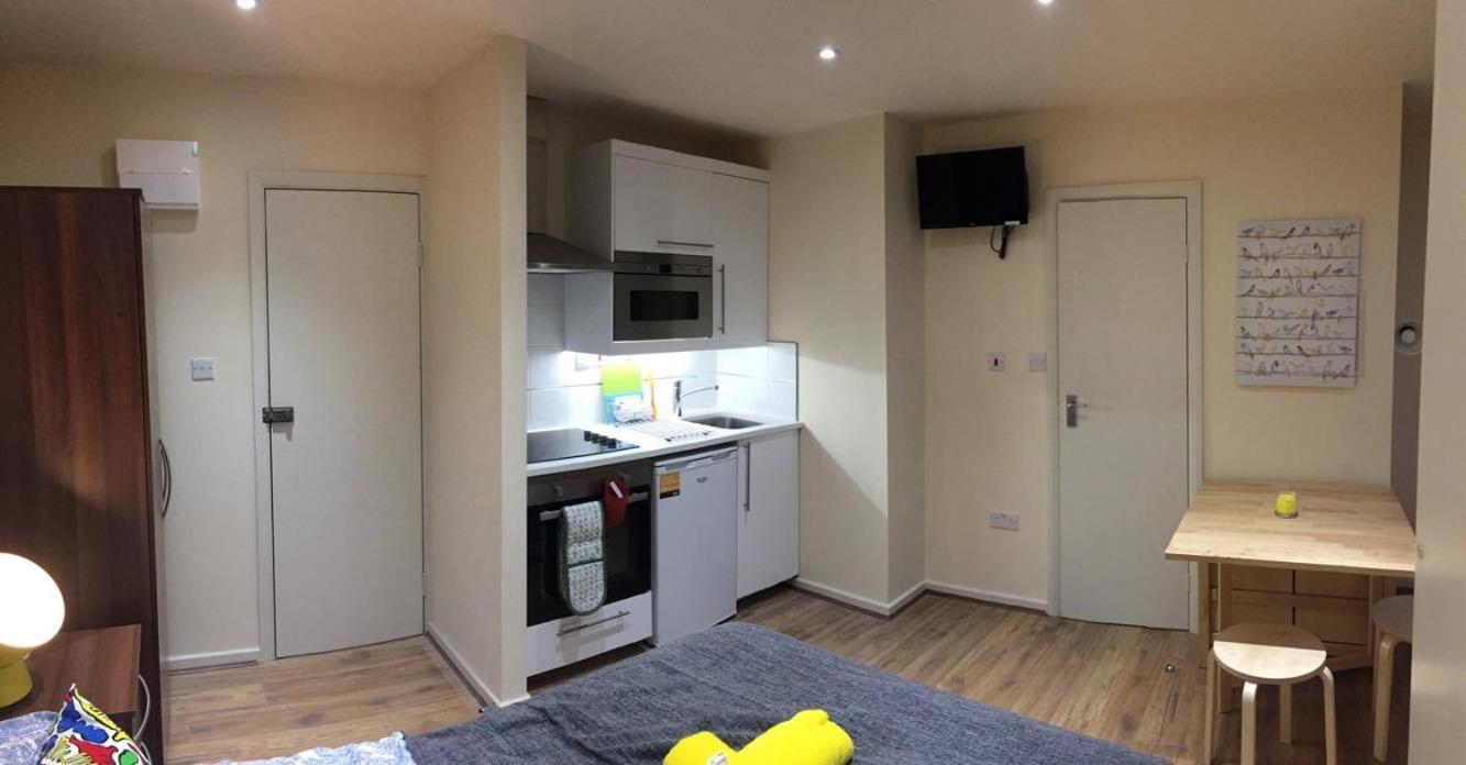 Aparthotel High Road *