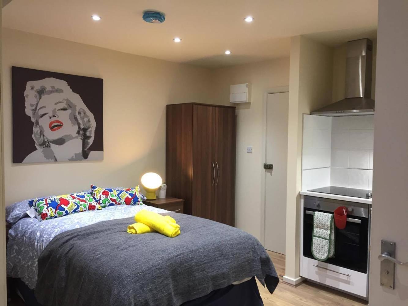 Aparthotel High Road London