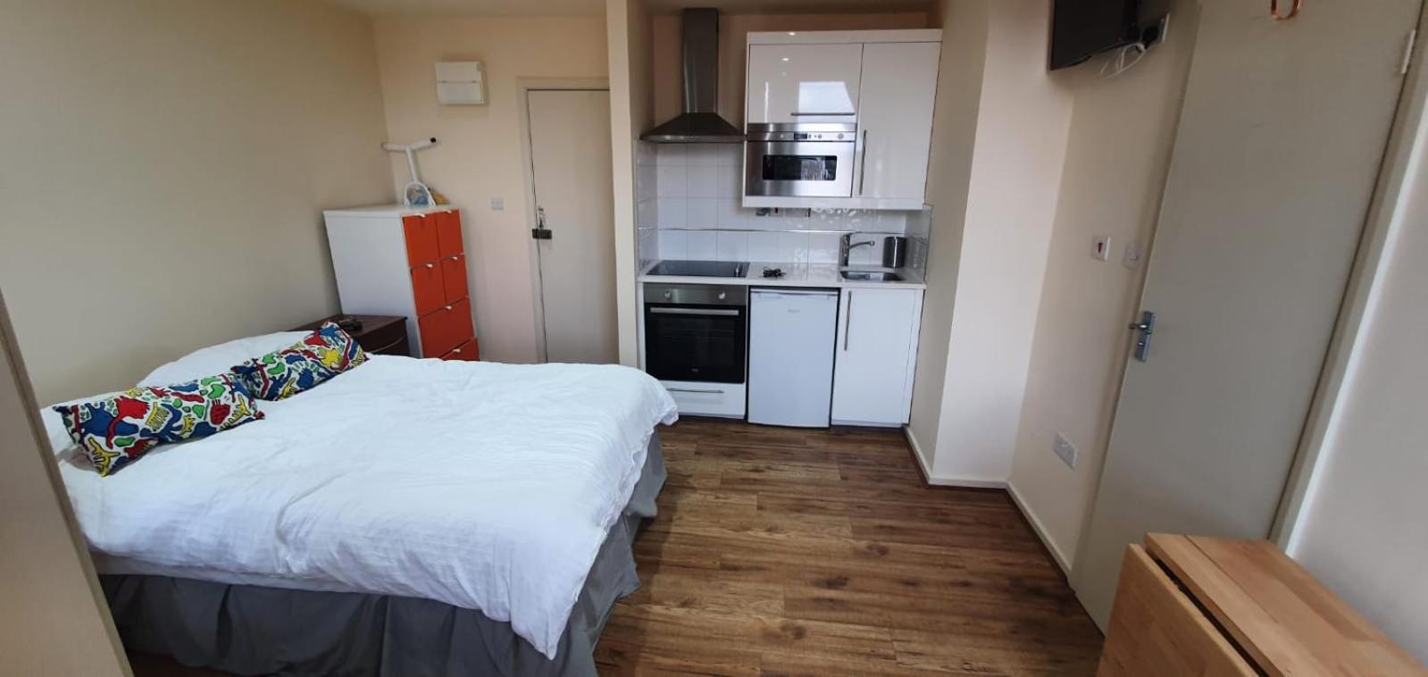 Aparthotel High Road *